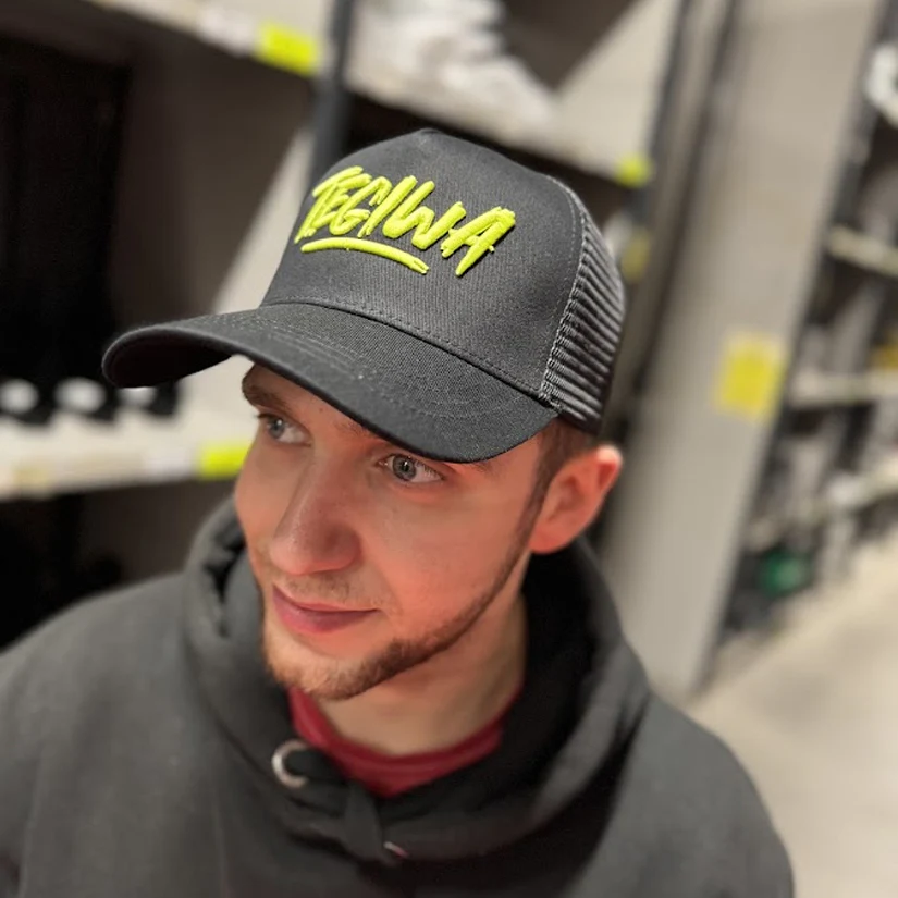 Tegiwa Trucker Script Logo Black Cap - Image 4